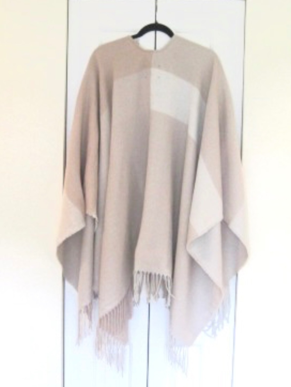 * Host Pick* SOIA & KYO Mirel Woven Scarfigan Cape - Picture 6 of 9